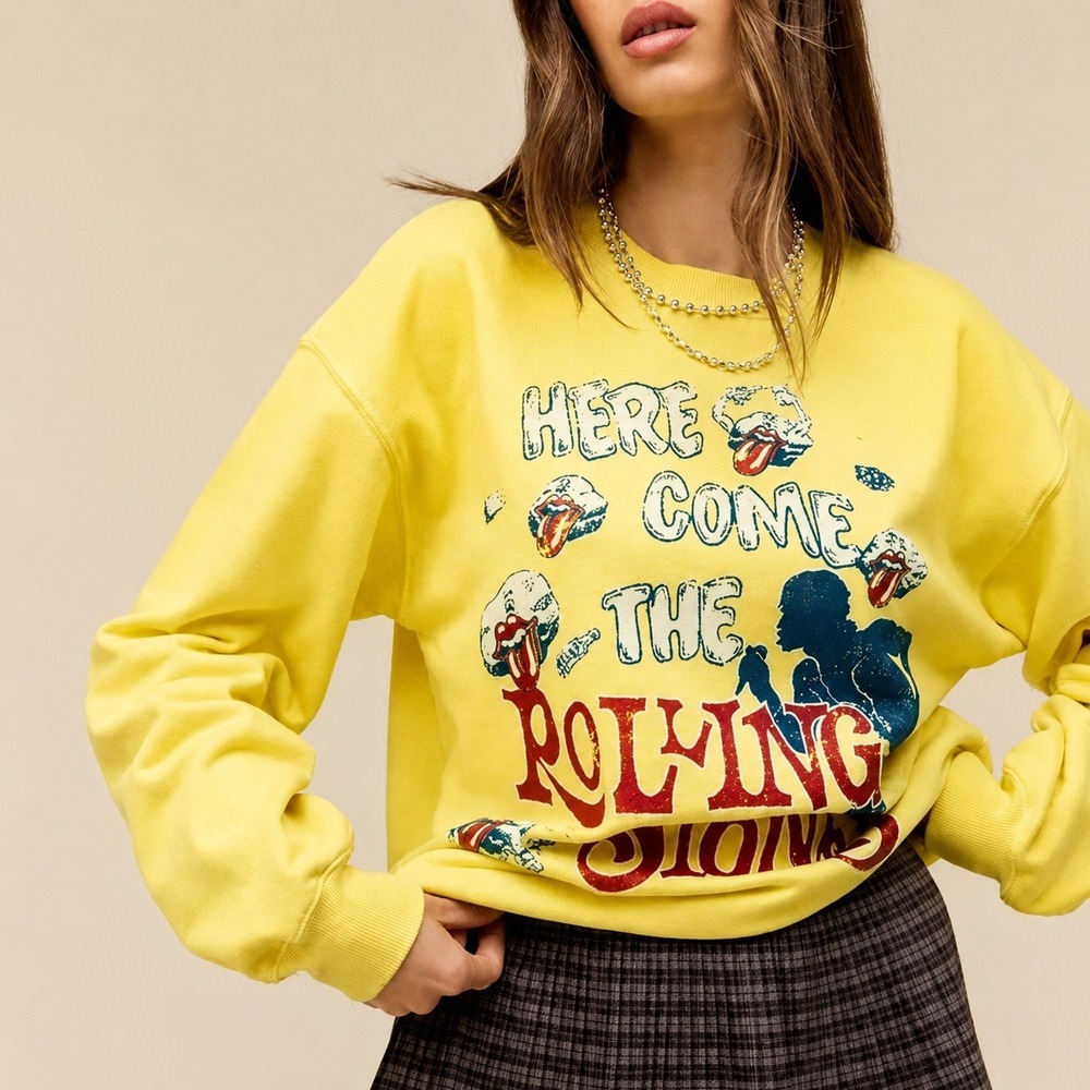 Daydreamer New Here Comes the Rolling Stones Crew Yellow Sweatshirt SZ Medium
